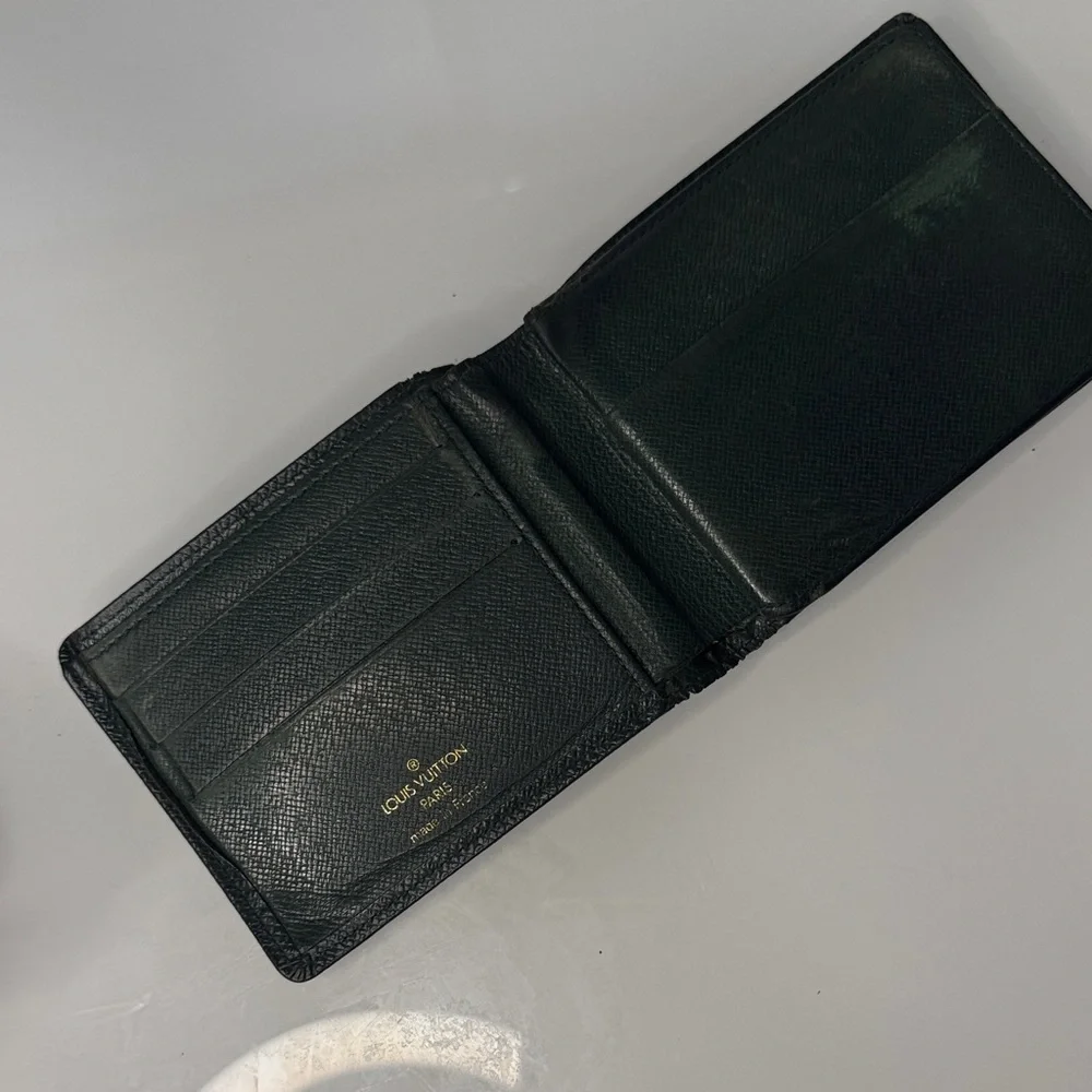 Louis Vuitton Black men’s wallet - project